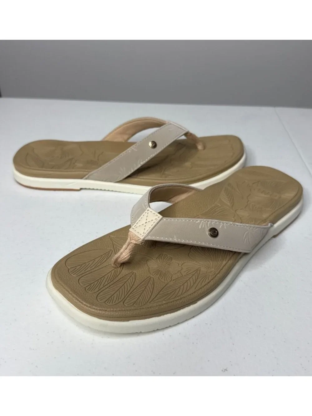 ONCAI Beige Floral Comfort Flip Flop Sandals Size 9